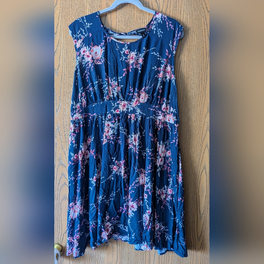 Torrid Sleeveless Navy Floral Dress | 2